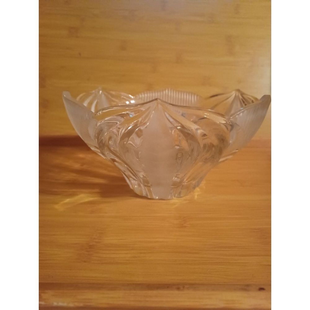 CRYSTAL BOWL‎ FROSTED ROSE BORDER 7 x 4 INCHES - Picture 2 of 7